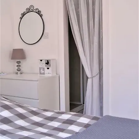 3 Bedroom Townhouse & Communal Pool - Paralimni