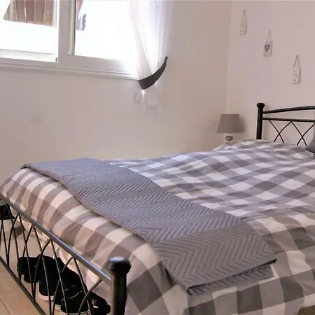 Holiday home 3 Bedroom Townhouse & Communal Pool - *