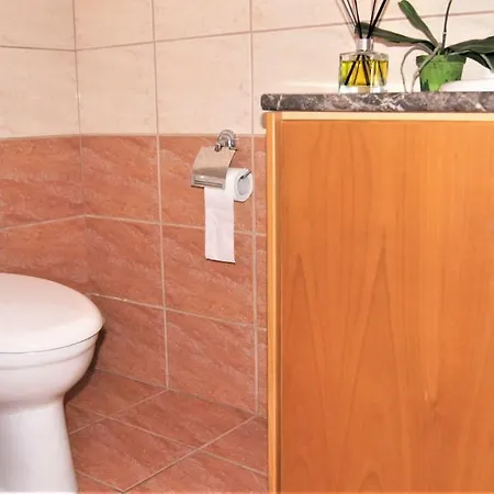 Feriehus 3 Bedroom Townhouse & Communal Pool - Paralimni