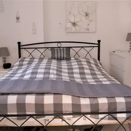 3 Bedroom Townhouse & Communal Pool - Paralimni